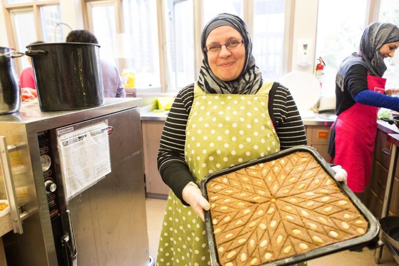help refugees in canada 