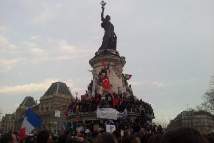 place de la république marche républicaine
