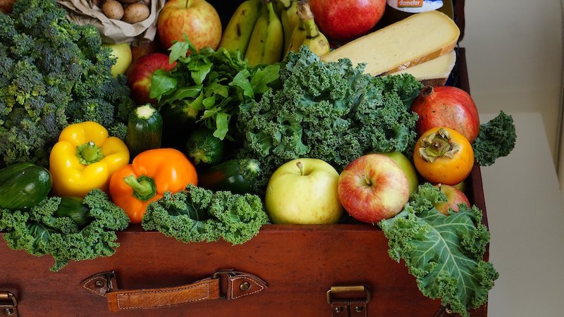 plastic-free travel while shopping for produce