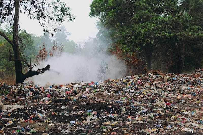 plastic free travel can help end pollution and litter