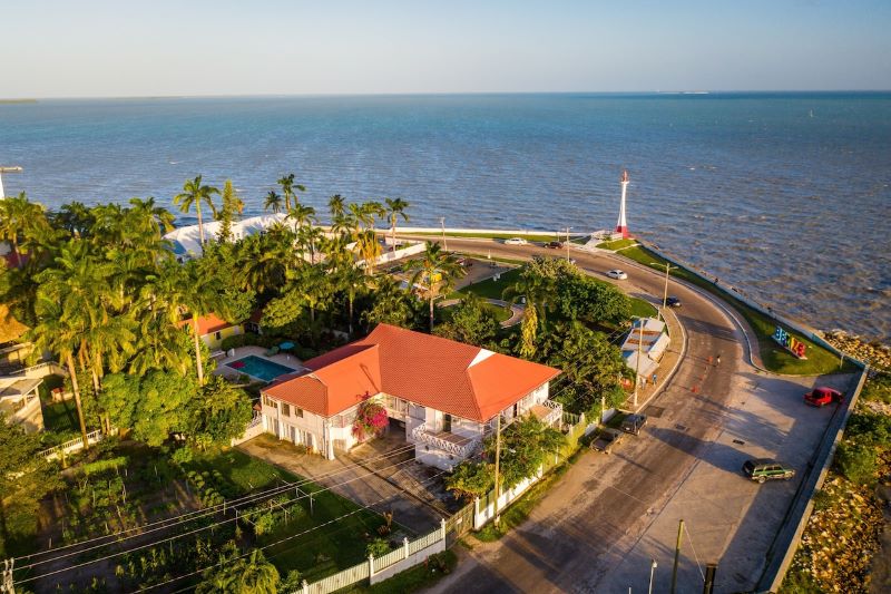 Harbour View Boutique Hotel in front of the Caribbean Sea