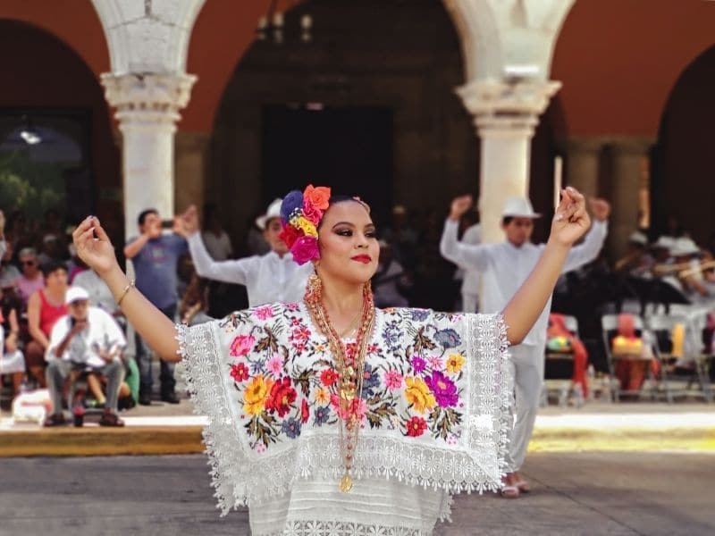 seeing traditional dance is one of the top cultural activities in Mexico