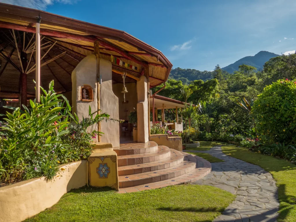 entrance of the Río Chirripó Yoga Retreat
